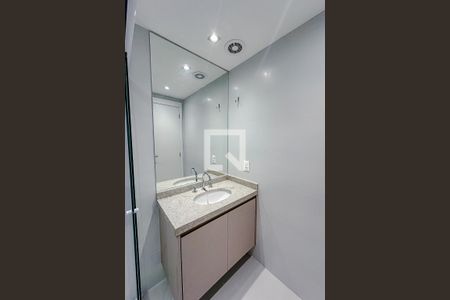 Banheiro de kitnet/studio à venda com 1 quarto, 21m² em Vila Firmiano Pinto, São Paulo