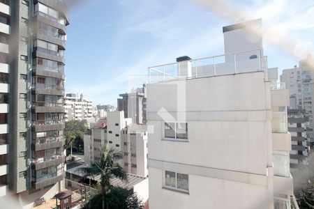 Quarto 1 Vista de apartamento para alugar com 2 quartos, 58m² em Auxiliadora, Porto Alegre