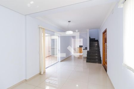 Sala de casa à venda com 3 quartos, 170m² em Jardim das Flores, Osasco