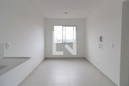 Sala/Cozinha de apartamento para alugar com 2 quartos, 39m² em Jardim Celeste, São Paulo