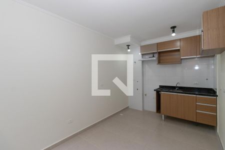 Sala/Cozinha de apartamento para alugar com 2 quartos, 28m² em Parque Vitoria, São Paulo