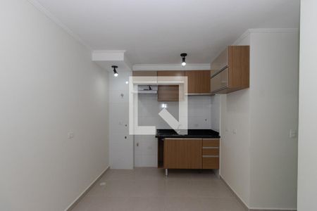 Sala/Cozinha de apartamento para alugar com 2 quartos, 28m² em Parque Vitoria, São Paulo