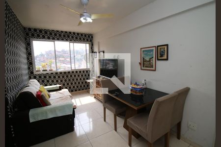 Sala de apartamento à venda com 2 quartos, 59m² em Olaria, Rio de Janeiro