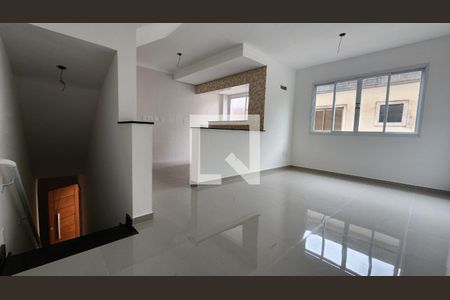 Sala de casa para alugar com 3 quartos, 122m² em Estuário, Santos