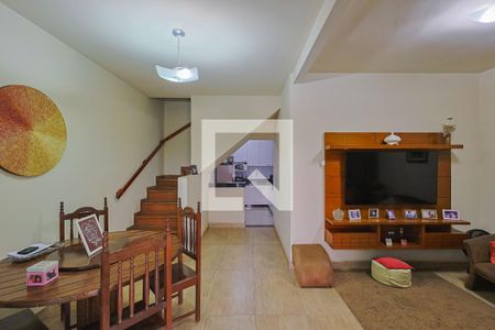 Sala de casa à venda com 3 quartos, 181m² em Madre Gertrudes, Belo Horizonte