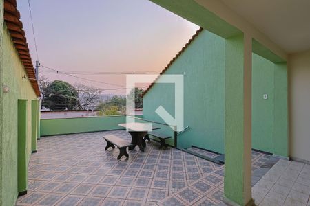 Varanda de casa à venda com 3 quartos, 181m² em Madre Gertrudes, Belo Horizonte