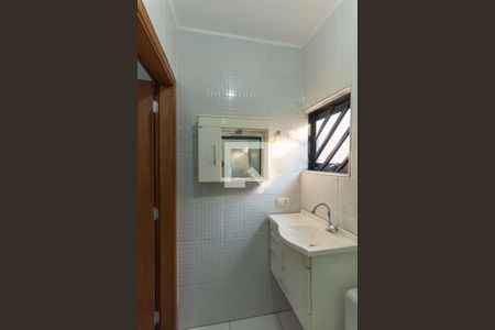 Banheiro de kitnet/studio para alugar com 1 quarto, 20m² em Jardim Santa Lucia, Campinas