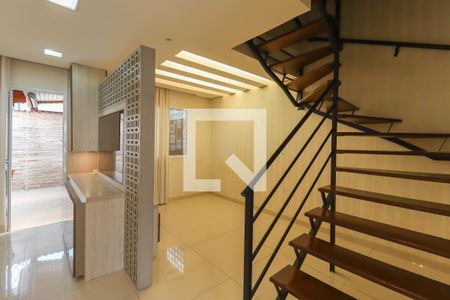 Sala de casa de condomínio à venda com 3 quartos, 85m² em Jardim Shangai, Jundiaí