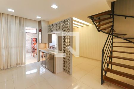 Sala de casa de condomínio à venda com 3 quartos, 85m² em Jardim Shangai, Jundiaí