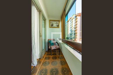 Apartamento à venda com 120m², 3 quartos e 3 vagas Apartamento à venda com 120m², 3 quartos e 3 vagasSacada