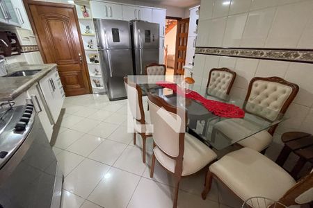 Casa para alugar com 150m², 3 quartos e 3 vagas Casa para alugar com 150m², 3 quartos e 3 vagasCozinha
