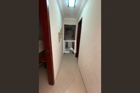 Corredor de casa para alugar com 3 quartos, 150m² em Jardim Vinte E Cinco de Agosto, Duque de Caxias