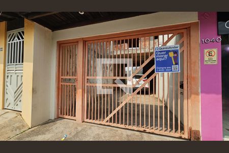 Casa à venda com 250m², 4 quartos e 2 vagas Casa à venda com 250m², 4 quartos e 2 vagasFachada + Plaquinha