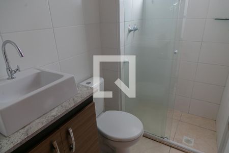 Banheiro de apartamento à venda com 2 quartos, 48m² em Cavalhada, Porto Alegre