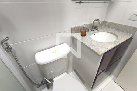 Banheiro de apartamento à venda com 3 quartos, 80m² em Medeiros, Jundiaí