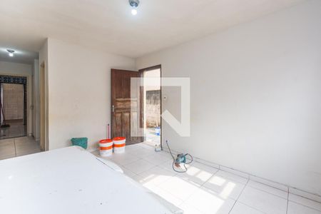 Casa à venda com 78m², 2 quartos e 2 vagasSala