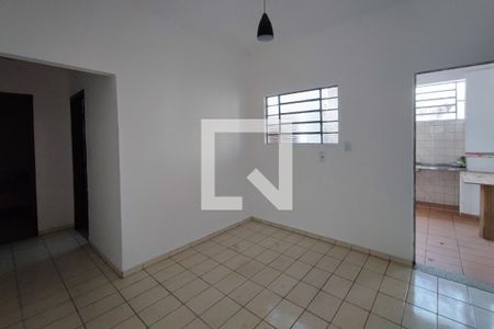 Sala de casa para alugar com 2 quartos, 280m² em Vila Lemos, Campinas