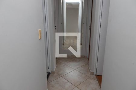 Corredor  de apartamento para alugar com 3 quartos, 70m² em Centro, Diadema