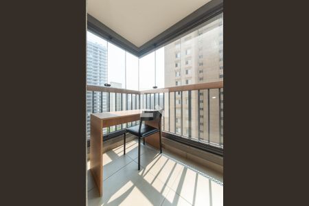 Varanda de kitnet/studio para alugar com 1 quarto, 25m² em Brooklin Paulista, São Paulo