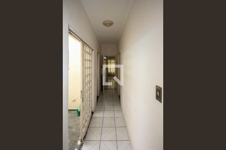 Corredor de casa à venda com 3 quartos, 250m² em Jardim Vila Formosa, São Paulo