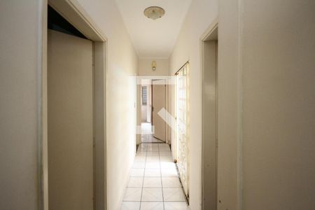 Corredor de casa à venda com 3 quartos, 250m² em Jardim Vila Formosa, São Paulo