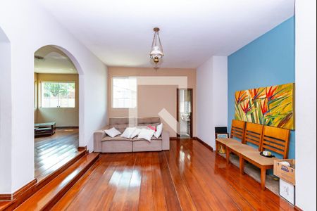 Sala 2 de casa para alugar com 4 quartos, 310m² em Santa Lúcia, Belo Horizonte