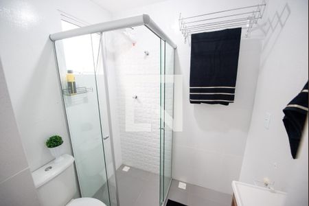 Banheiro de kitnet/studio para alugar com 1 quarto, 18m² em Chacara do Visconde, Taubaté