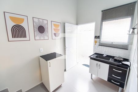 Sala/cozinha de kitnet/studio para alugar com 1 quarto, 18m² em Chacara do Visconde, Taubaté