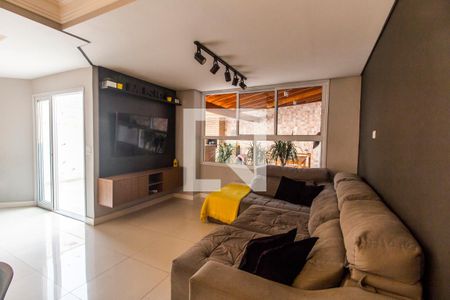 Sala de TV de casa de condomínio à venda com 4 quartos, 168m² em Tamboré, Santana de Parnaíba