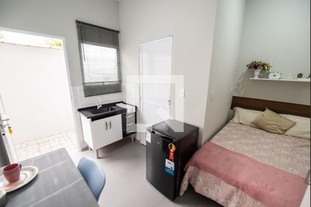 Sala/Cozinha de kitnet/studio para alugar com 1 quarto, 14m² em Chacara do Visconde, Taubaté