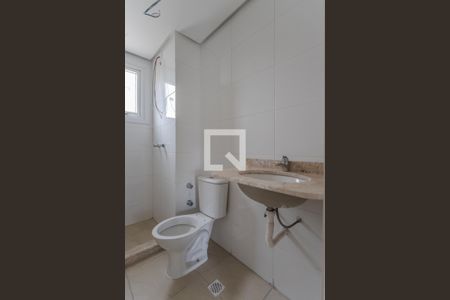 Banheiro de apartamento à venda com 2 quartos, 67m² em Jardim do Salso, Porto Alegre