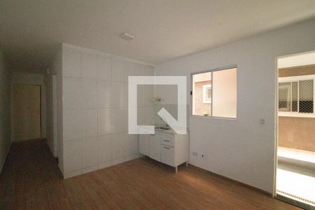 Sala de apartamento para alugar com 2 quartos, 40m² em Vila Mazzei, São Paulo