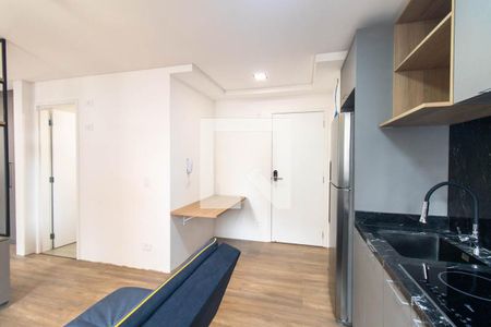 Sala/Cozinha de apartamento para alugar com 1 quarto, 32m² em Centro, Curitiba