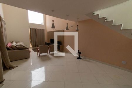 Casa à venda com 600m², 7 quartos e 4 vagasSala