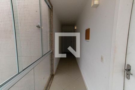 Corredor de casa à venda com 7 quartos, 600m² em Piratininga, Niterói