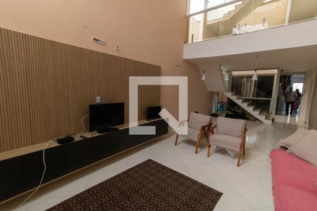 Sala de casa à venda com 7 quartos, 600m² em Piratininga, Niterói