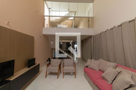 Sala de casa à venda com 7 quartos, 600m² em Piratininga, Niterói