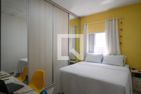 Quarto 2 de casa para alugar com 2 quartos, 80m² em Vila Brasilio Machado, São Paulo