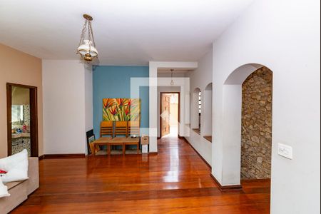 Sala 2 de casa para alugar com 4 quartos, 310m² em Santa Lúcia, Belo Horizonte