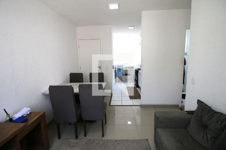 Sala de apartamento para alugar com 2 quartos, 42m² em Brás de Pina, Rio de Janeiro