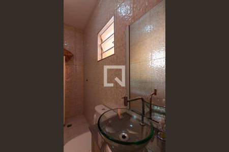 Casa à venda com 240m², 4 quartos e 4 vagas Casa à venda com 240m², 4 quartos e 4 vagasBanheiro de Serviço