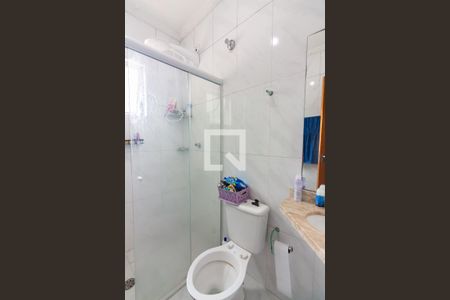 Casa à venda com 240m², 4 quartos e 4 vagas Casa à venda com 240m², 4 quartos e 4 vagasBanheiro