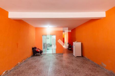 Casa à venda com 240m², 4 quartos e 4 vagas Casa à venda com 240m², 4 quartos e 4 vagasQuintal