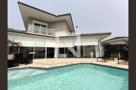 Casa de condomínio à venda com 452m², 3 quartos e 4 vagas Casa de condomínio à venda com 452m², 3 quartos e 4 vagasÁrea comum