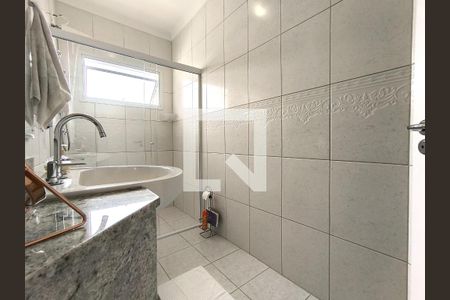 Casa de condomínio à venda com 452m², 3 quartos e 4 vagas Casa de condomínio à venda com 452m², 3 quartos e 4 vagasSuíte 2