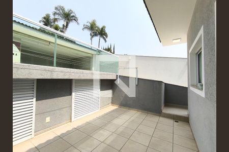 Casa de condomínio à venda com 452m², 3 quartos e 4 vagas Casa de condomínio à venda com 452m², 3 quartos e 4 vagasÁrea comum