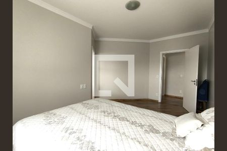 Casa de condomínio à venda com 452m², 3 quartos e 4 vagas Casa de condomínio à venda com 452m², 3 quartos e 4 vagasSuíte 2