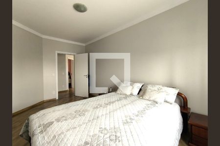 Casa de condomínio à venda com 452m², 3 quartos e 4 vagas Casa de condomínio à venda com 452m², 3 quartos e 4 vagasSuíte 2