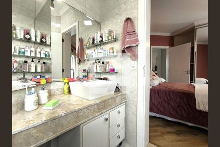 Casa de condomínio à venda com 452m², 3 quartos e 4 vagas Casa de condomínio à venda com 452m², 3 quartos e 4 vagasSuíte