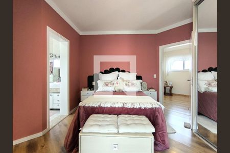 Casa de condomínio à venda com 452m², 3 quartos e 4 vagas Casa de condomínio à venda com 452m², 3 quartos e 4 vagasSuíte